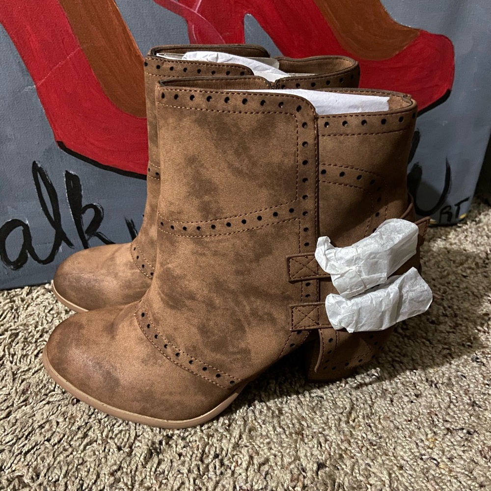 Women’s Ankle Boots Size 7.5